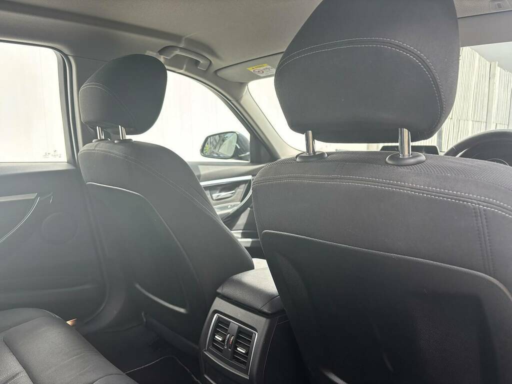 BMW 3 Series Saloon 320D Blue #7