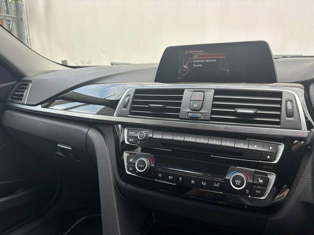 BMW 3 Series Saloon 320D Blue #16