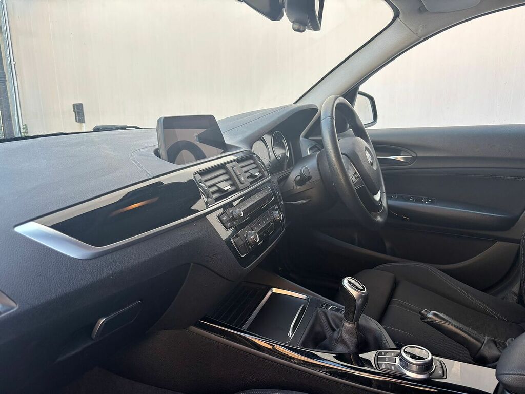 BMW 1 Series 118D Se Black #31