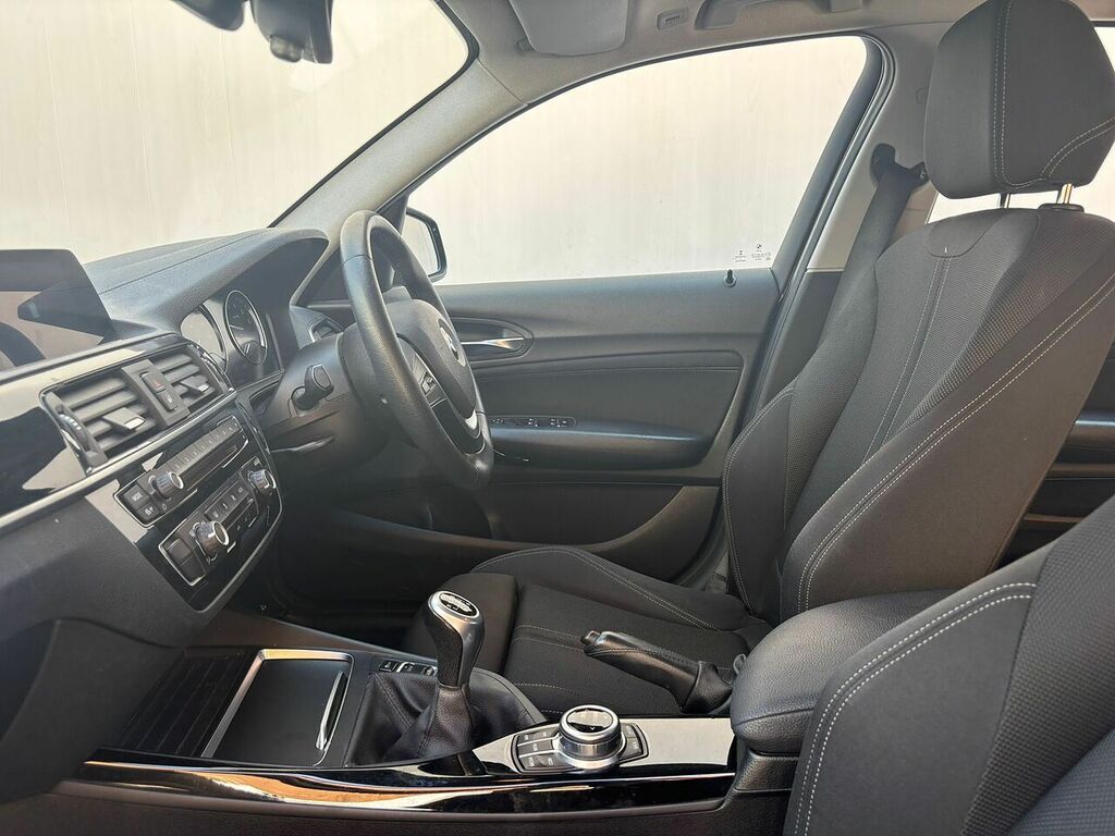 BMW 1 Series 118D Se Black #32