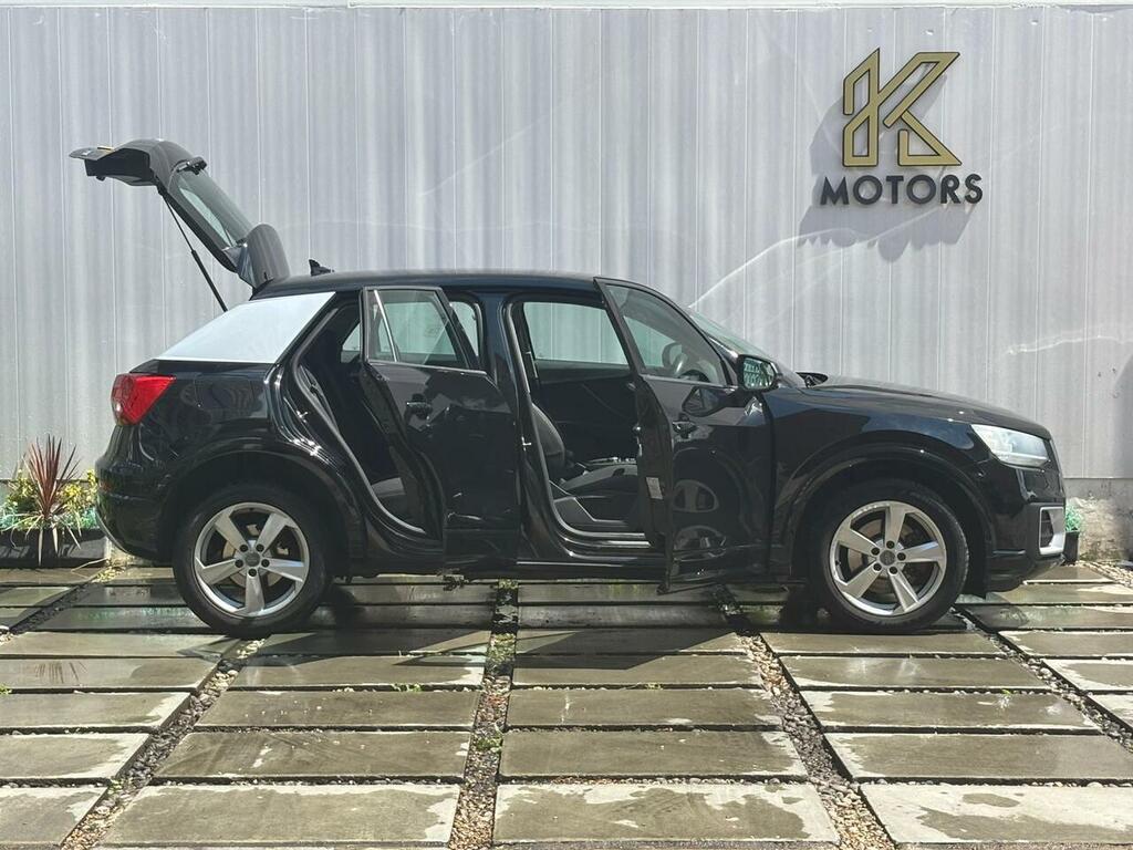 Audi Q2 Tfsi Sport Black #4