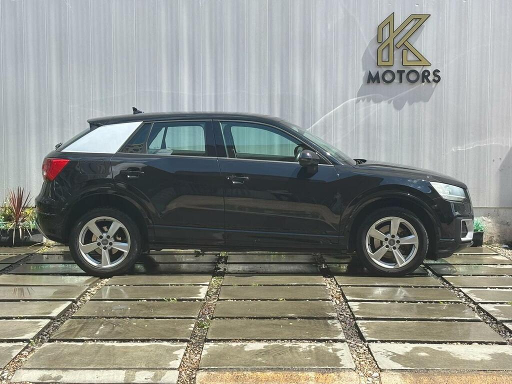 Audi Q2 Tfsi Sport Black #3