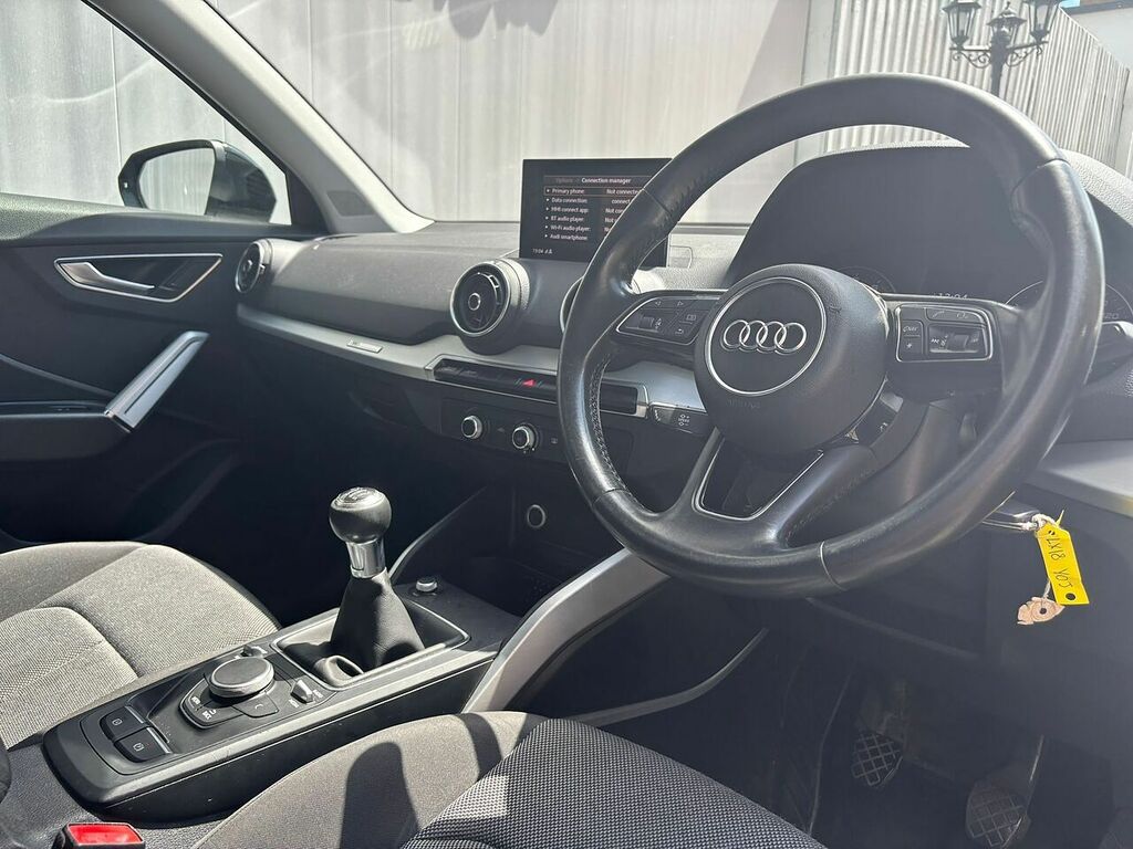 Audi Q2 Tfsi Sport Black #5