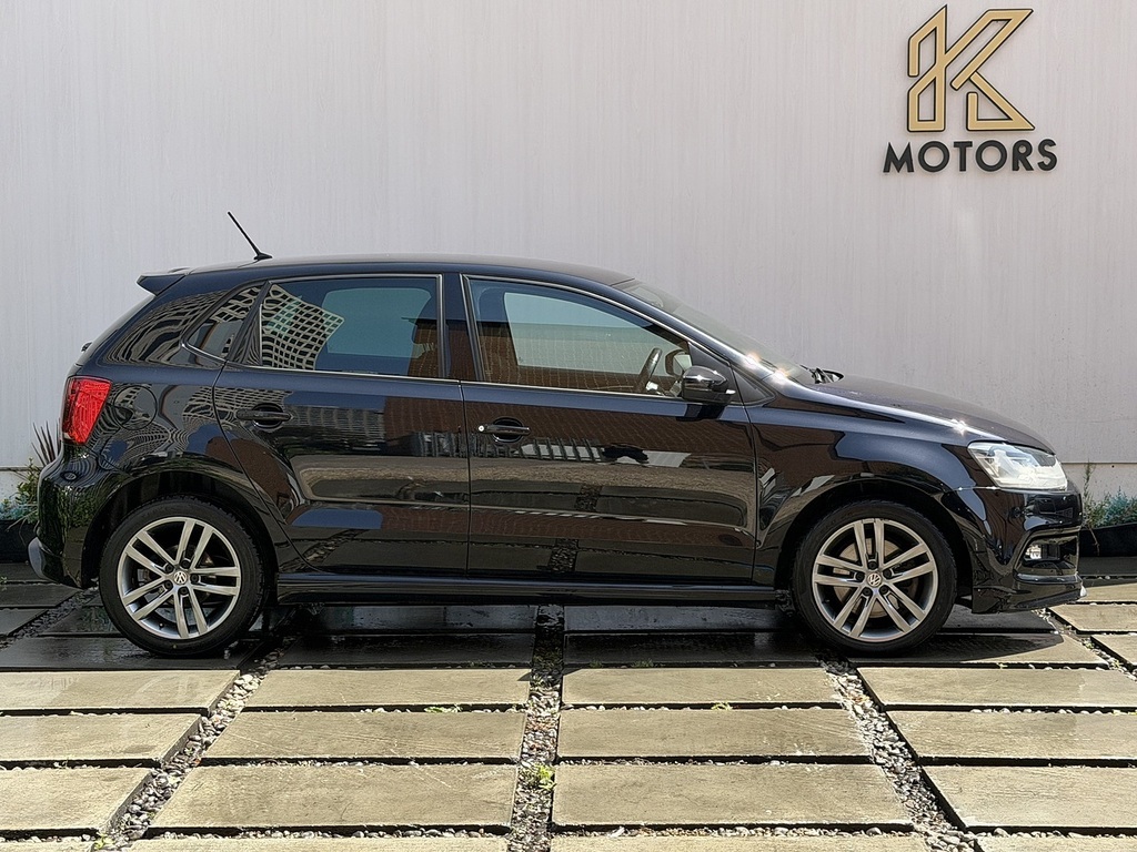 Volkswagen Polo 1.0 Tsi Bluemotion Tech R-line Hatchback Petro Black #3