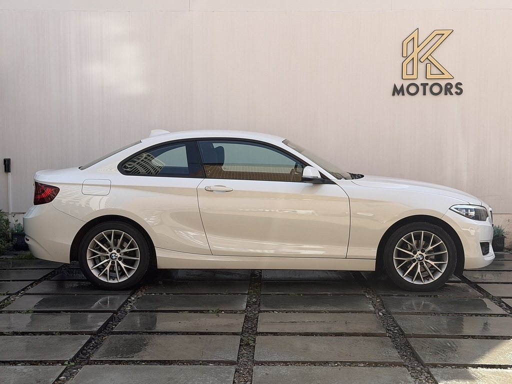 BMW 2 Series 218I Se White #3