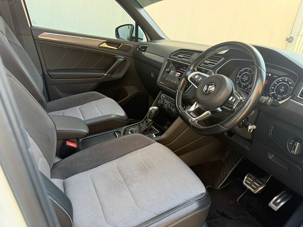 Volkswagen Tiguan 2.0 Tdi Bluemotion Tech R-line Suv Dsg GV17LHR White #5