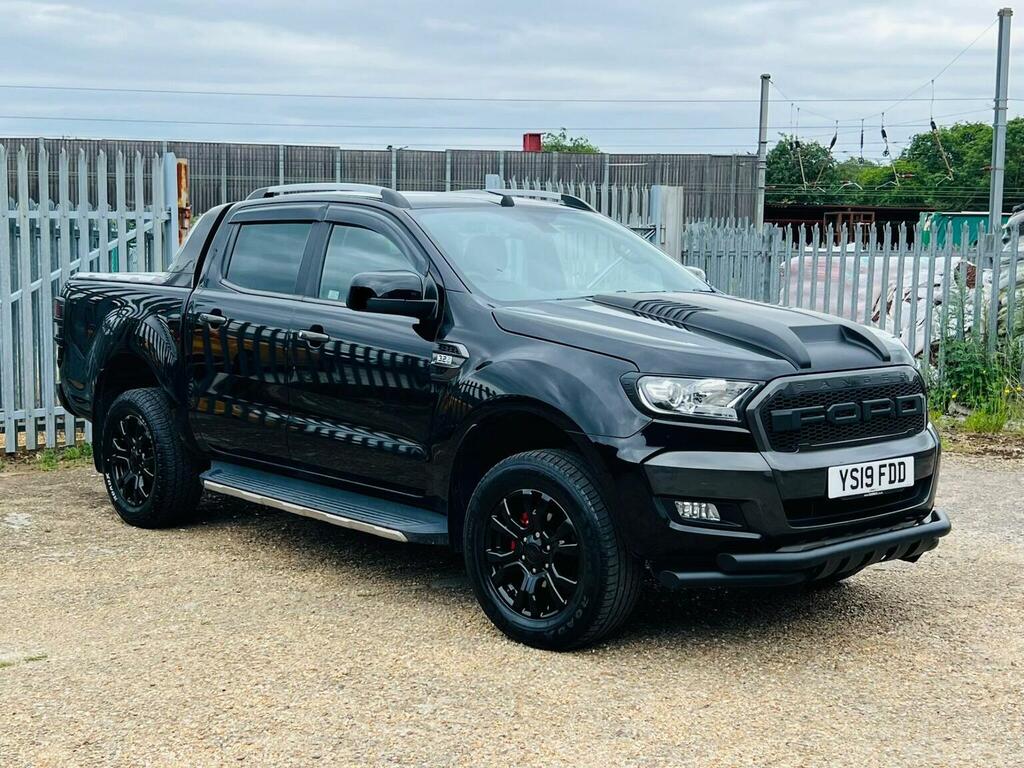 Ford Ranger Pickup 3.2 Tdci Wildtrak 4Wd Euro 5 2019 YS19FDD Black #2