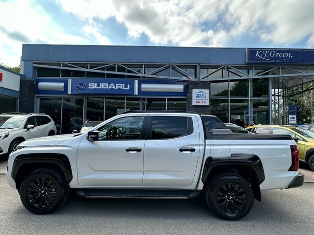 Mitsubishi L200 2.4 Bi-turbo Barbarian Pickup Double Cab Diese White #2