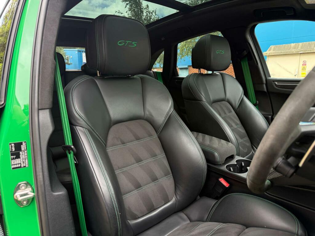 Porsche Macan Gts Green #3