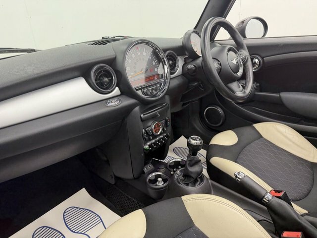 Mini Convertible 1.6 Cooper 122 Bhp Red #17