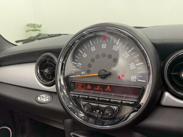 Mini Convertible 1.6 Cooper 122 Bhp Red #14