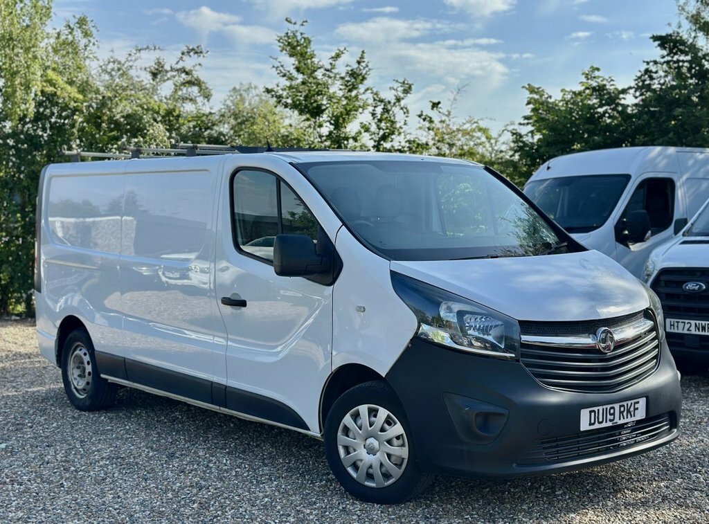 Vauxhall Vivaro 1.6L L2h1 2900 Cdti White