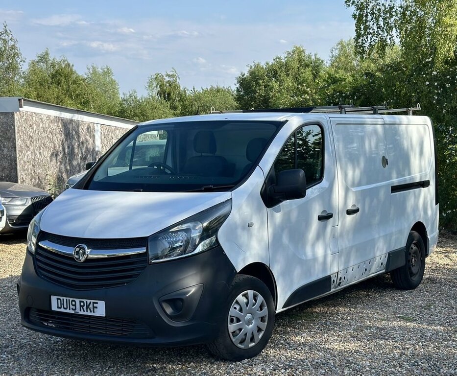 Vauxhall Vivaro 1.6L L2h1 2900 Cdti DU19RKF White #4