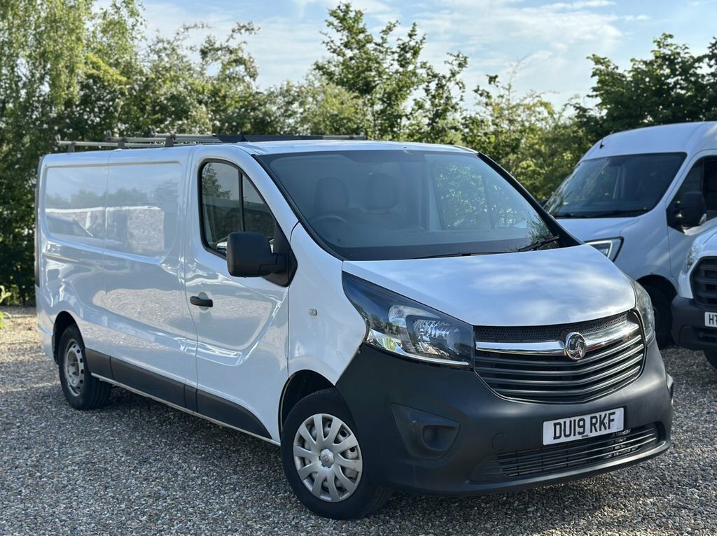 Vauxhall Vivaro 1.6L L2h1 2900 Cdti DU19RKF White #2