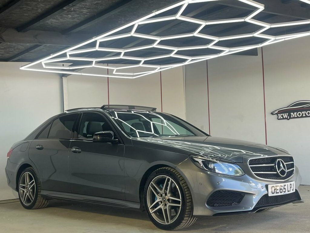 Mercedes-Benz E Class 3L Amg Night Edition Grey #3