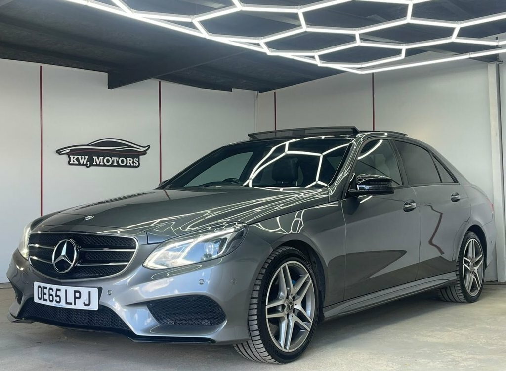Mercedes-Benz E Class 3L Amg Night Edition Grey #4