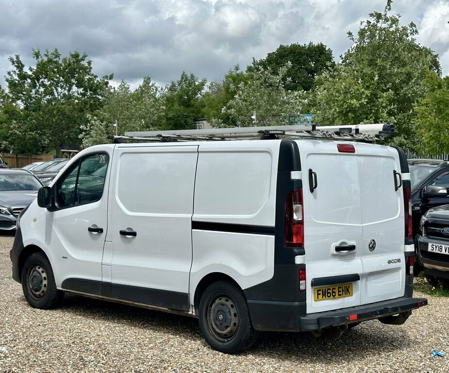 Vauxhall Vivaro Cdti 2700 White #13