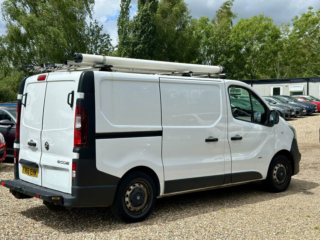 Vauxhall Vivaro Cdti 2700 White #9