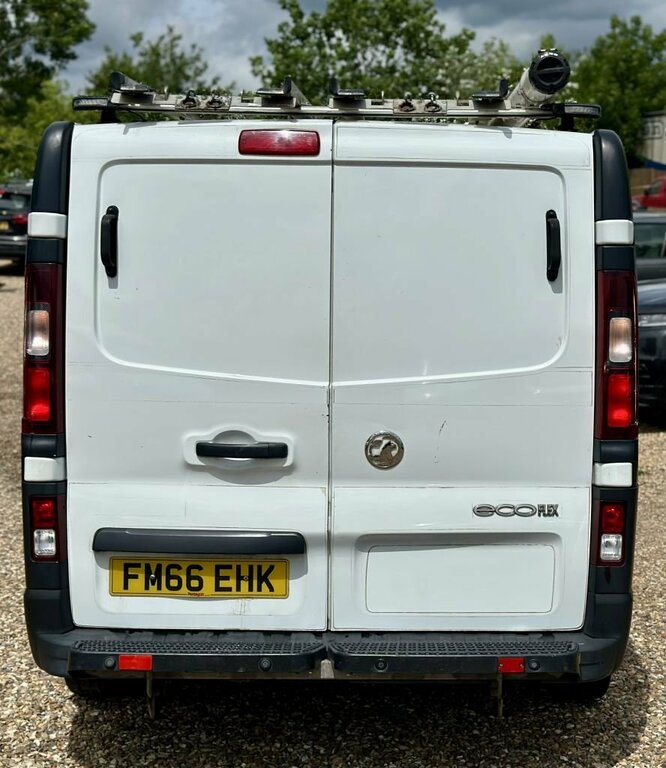 Vauxhall Vivaro Cdti 2700 White #12