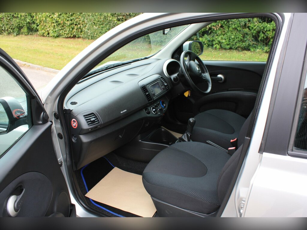 Nissan Micra Micra N-tec Red #13