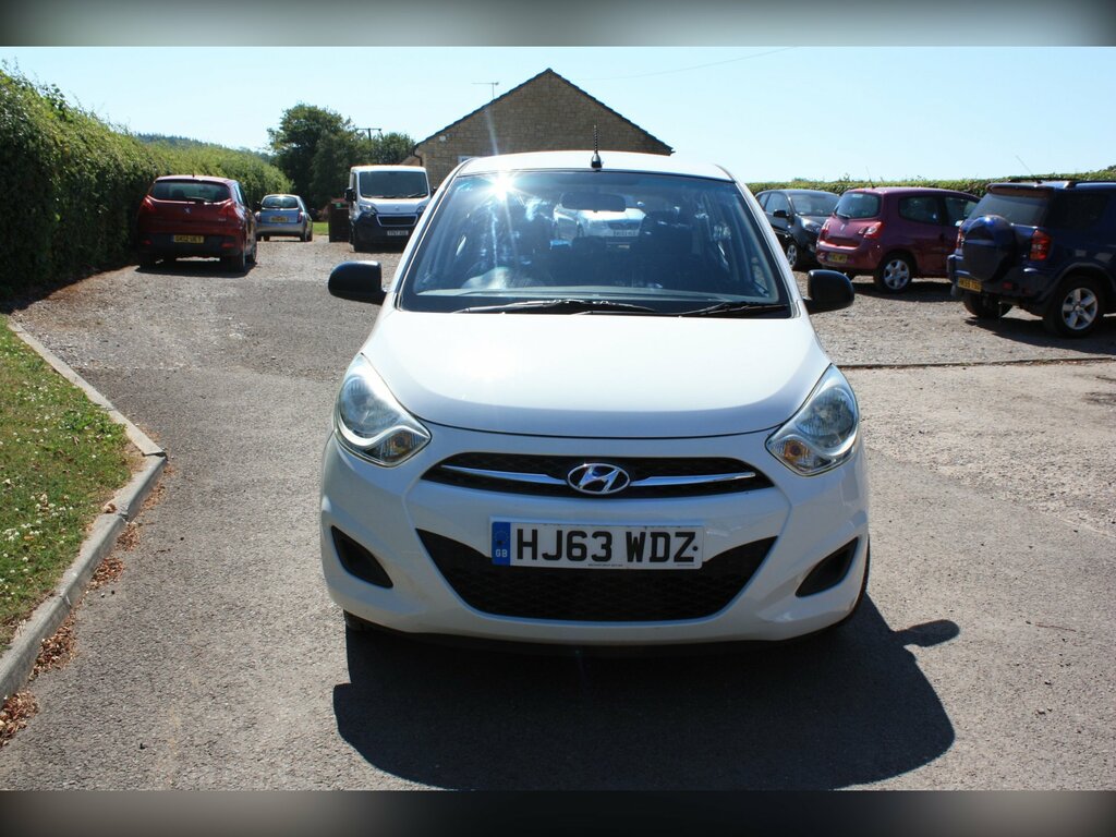 Hyundai I10 1.2 Classic Hatchback Euro 5 85 White #2