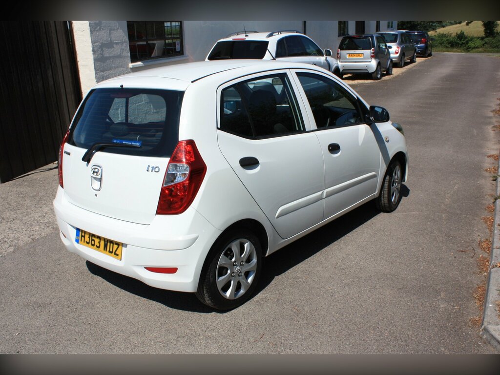 Hyundai I10 1.2 Classic Hatchback Euro 5 85 White #5