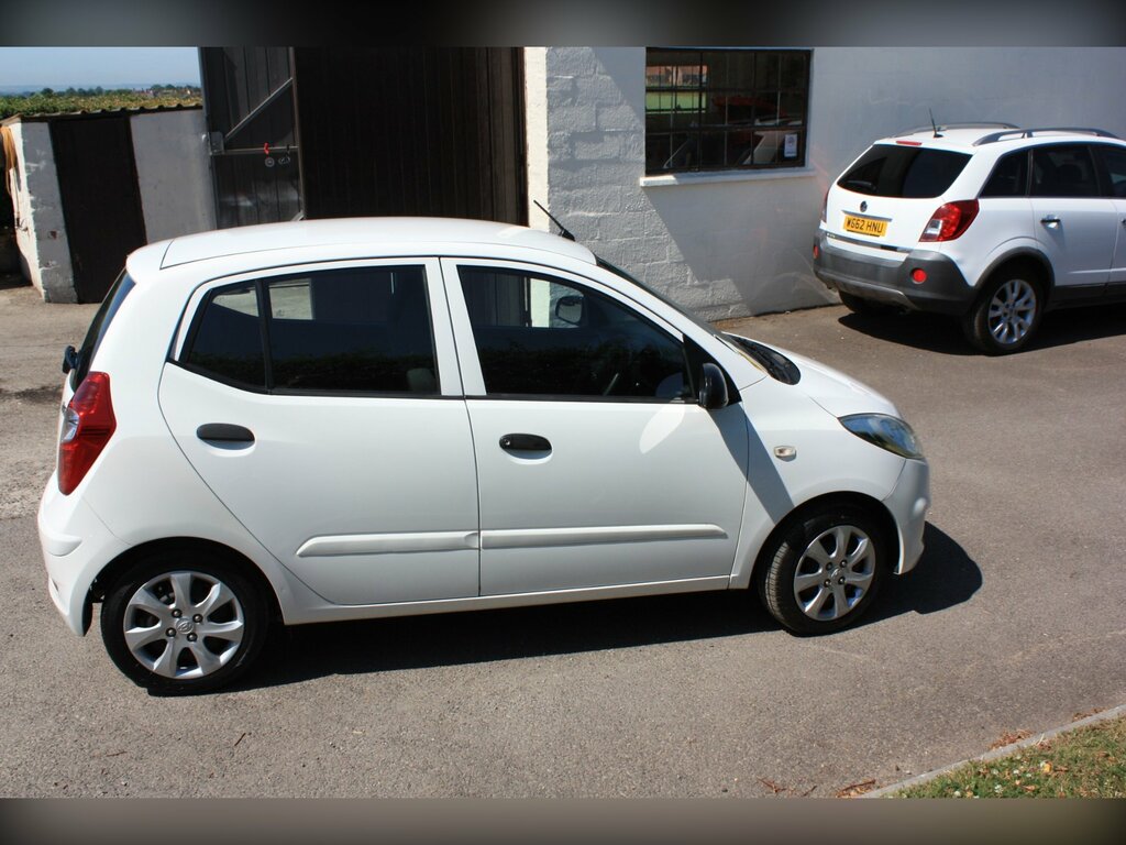 Hyundai I10 1.2 Classic Hatchback Euro 5 85 White #4