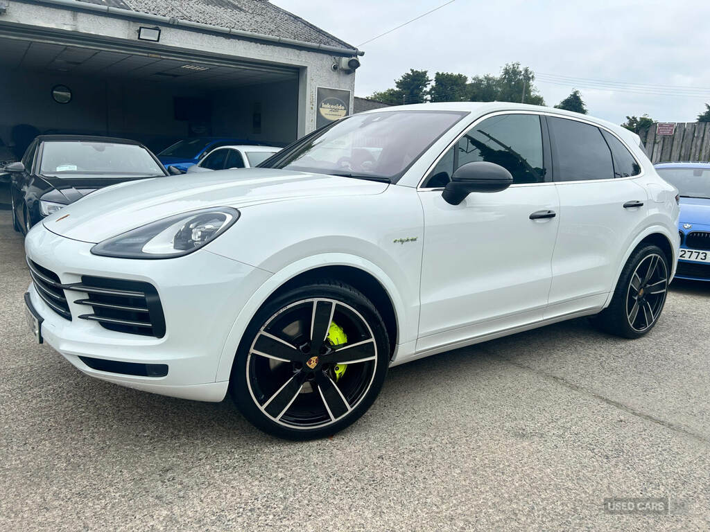 Porsche Cayenne E-hybrid Tiptronic S White