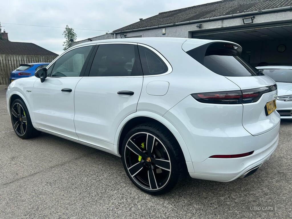 Porsche Cayenne E-hybrid Tiptronic S AJ72WTU White #3