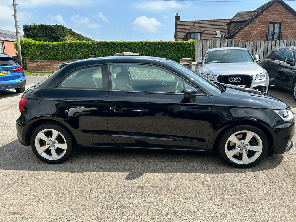 Audi A1 1.6 Tdi Sport Black #6