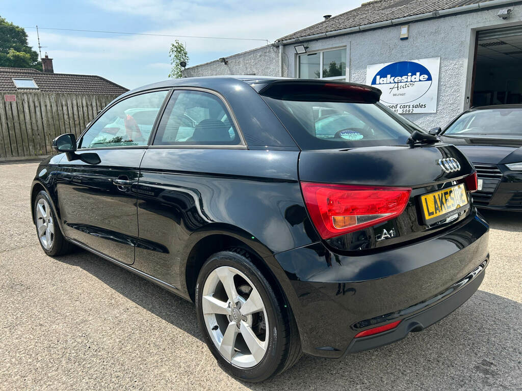 Audi A1 1.6 Tdi Sport Black #3