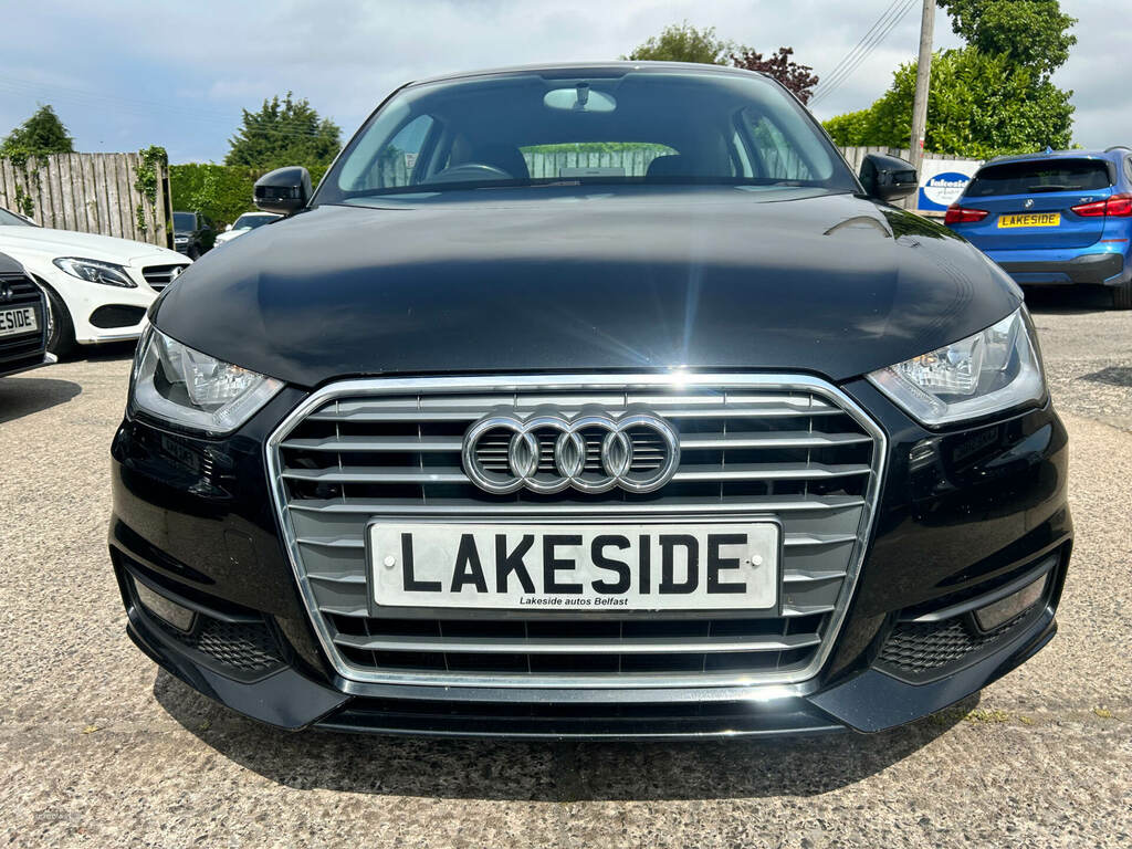 Audi A1 1.6 Tdi Sport Black #3
