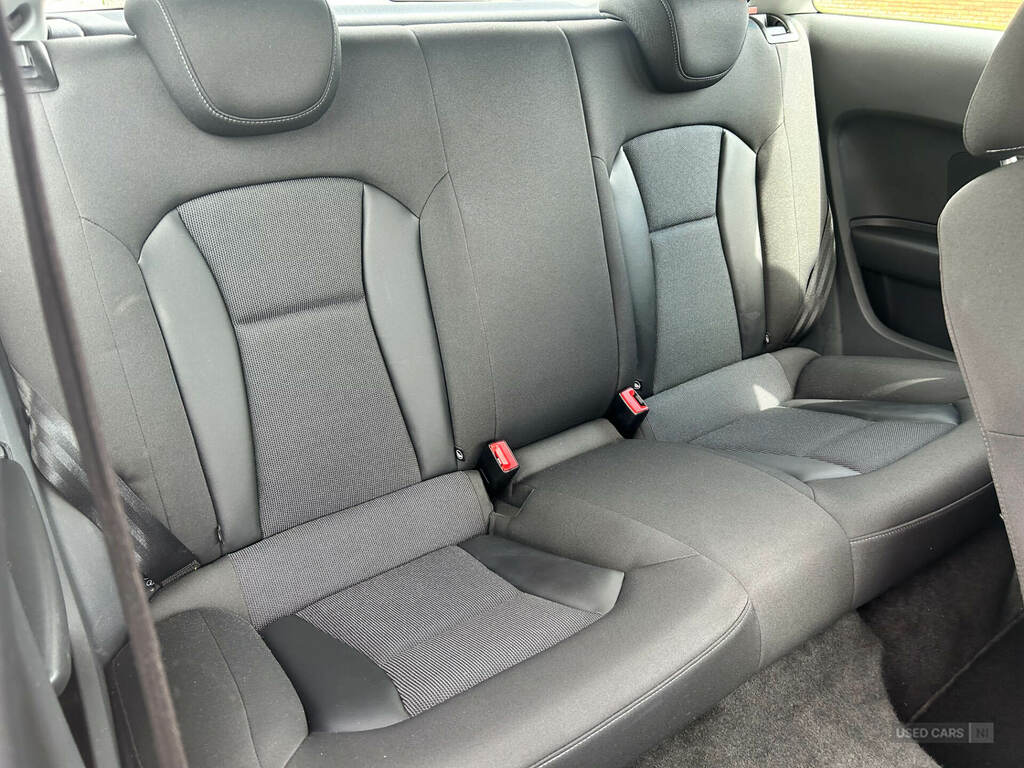 Audi A1 1.6 Tdi Sport Black #4