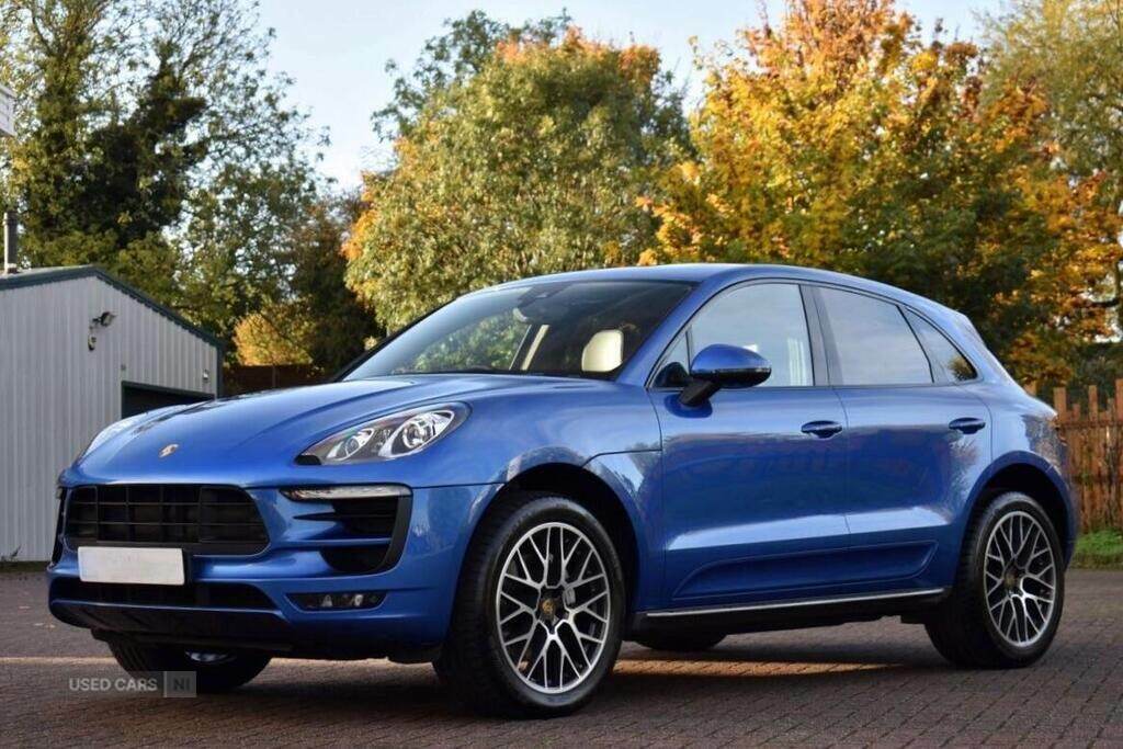 Porsche Macan  Black #1