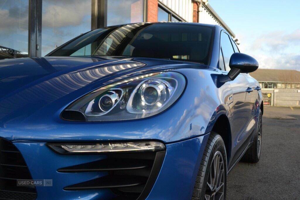Porsche Macan  Black #3