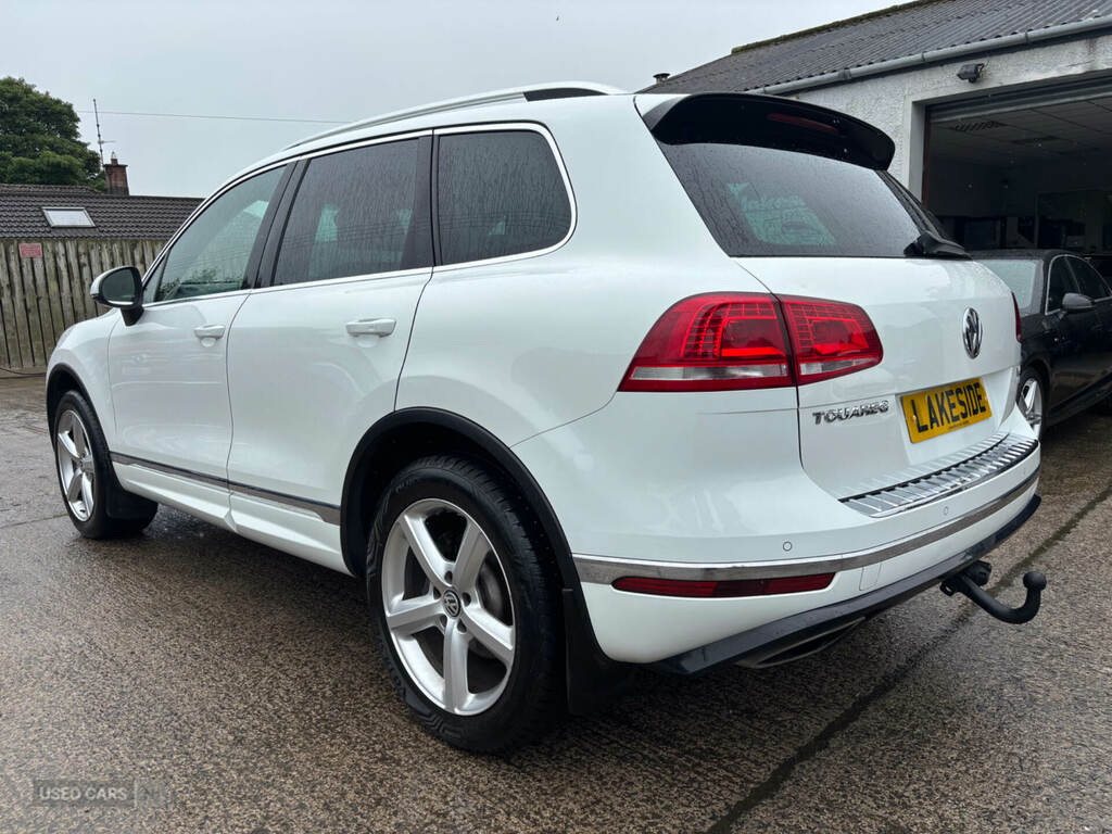 Volkswagen Touareg 3.0 V6 Tdi Bluemotion Tech 262 R-line Tip White #4