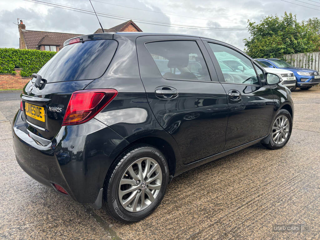 Toyota Yaris 1.33 Vvt-i Icon Cvt Black #3