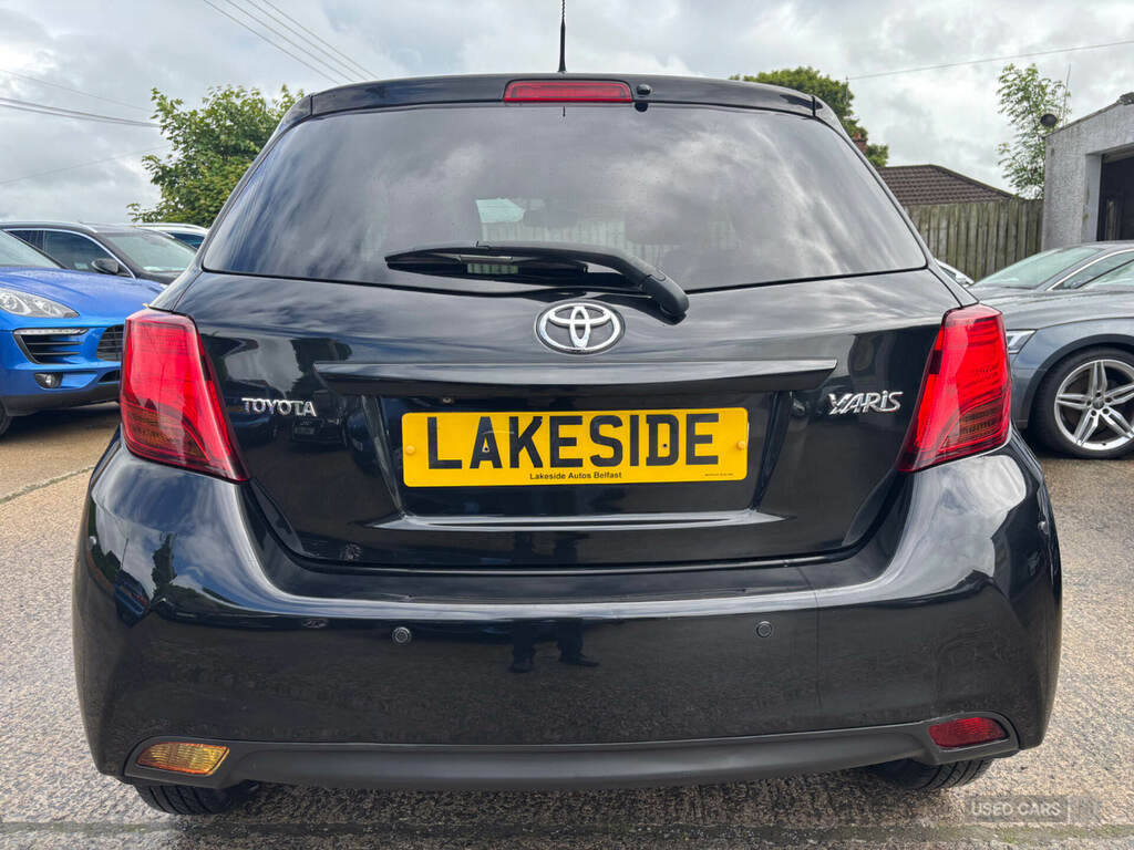 Toyota Yaris 1.33 Vvt-i Icon Cvt Black #4