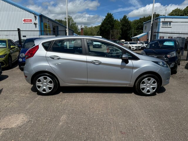 Ford Fiesta 1.25 Style Hatchback 133 G Km 8 DS09MTO Silver #2