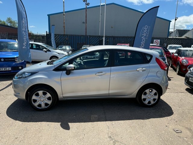 Ford Fiesta 1.25 Style Hatchback 133 G Km 8 DS09MTO Silver #6