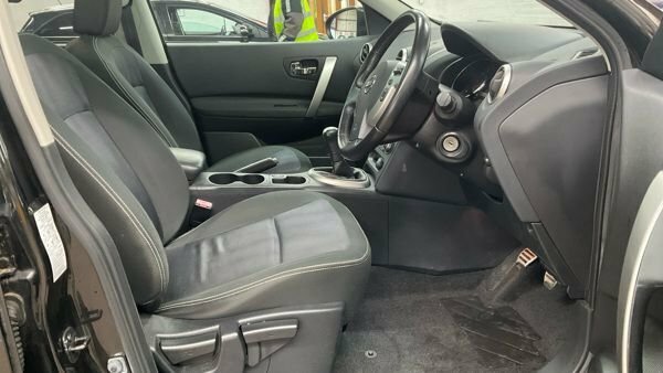 Nissan Qashqai Acenta Black #11