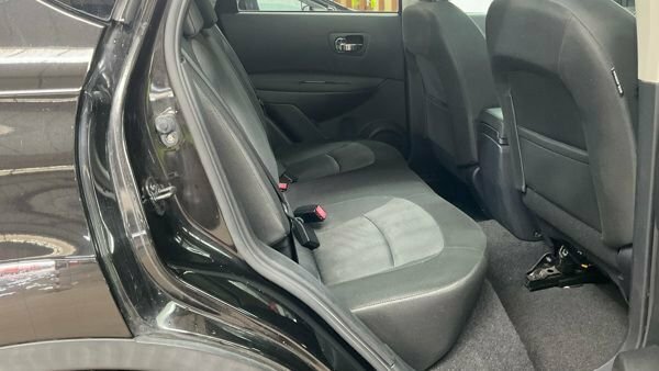 Nissan Qashqai Acenta Black #10