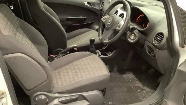 Vauxhall Corsa 1.4 Se 98 Bhp Green #10