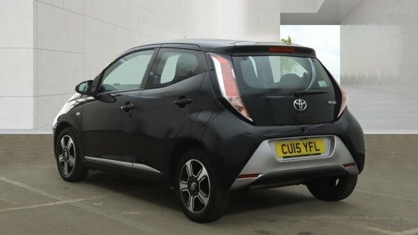 Toyota Aygo 1.0 Vvt-i X-clusiv Hatchback Eur Black #3