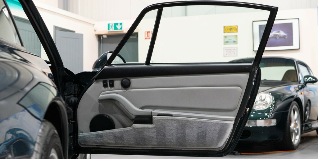 Porsche 911 993 Carrera Silver #26