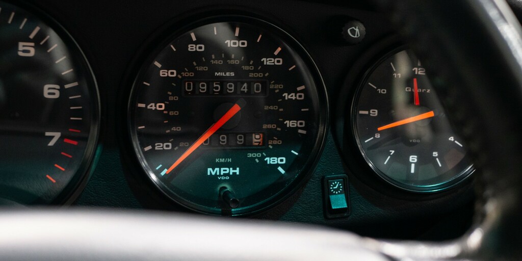 Porsche 911 993 Carrera Silver #32