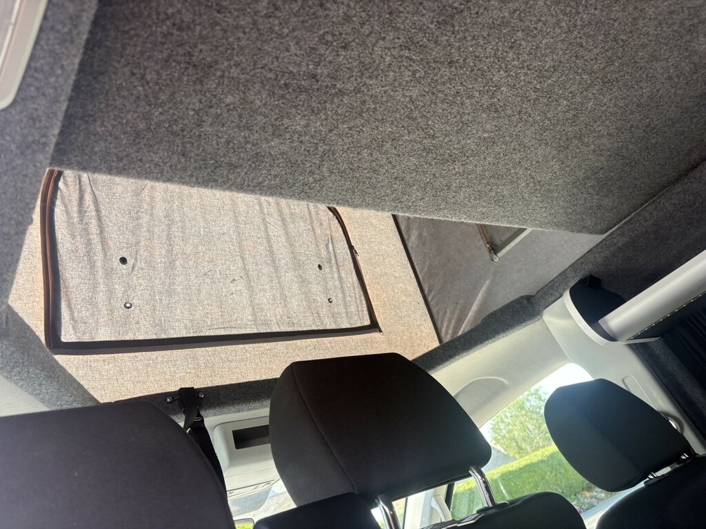 Volkswagen Campervan Campervan Black #6