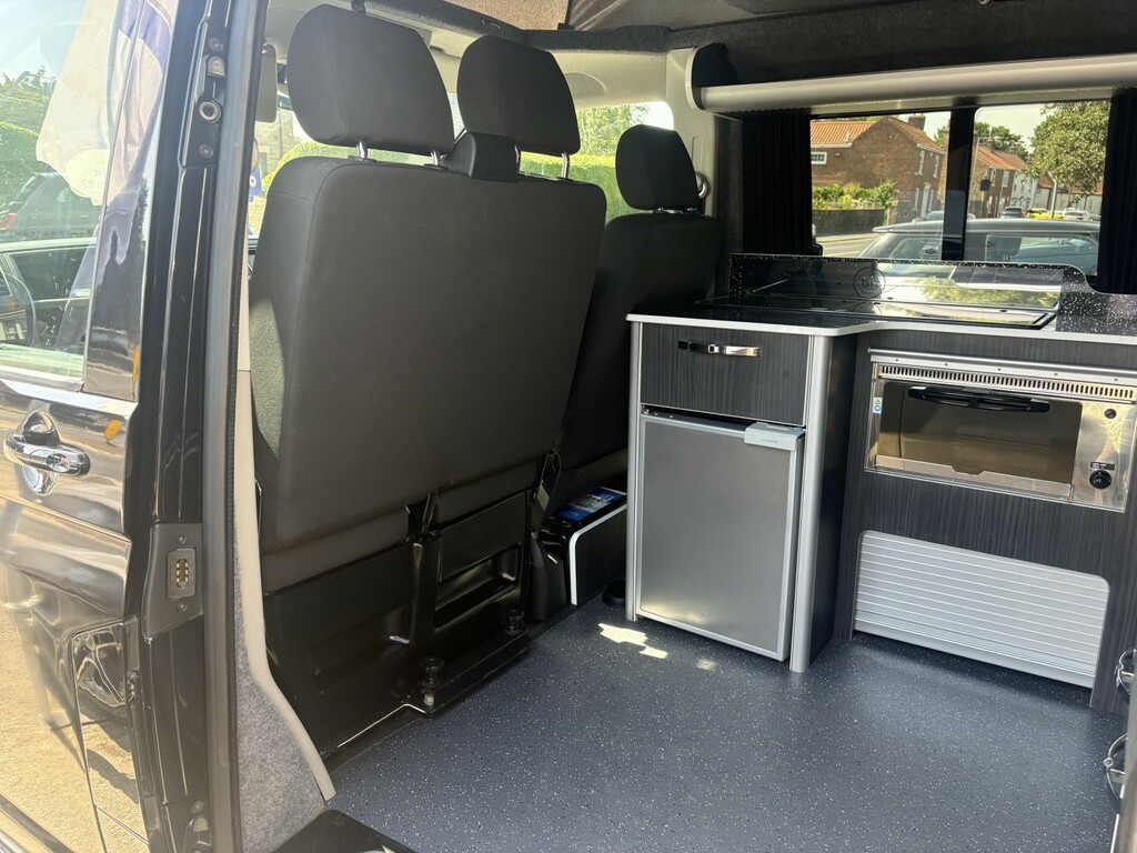 Volkswagen Campervan Campervan Black #2