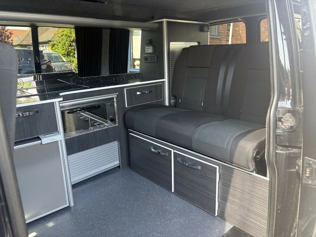 Volkswagen Campervan Campervan Black #4