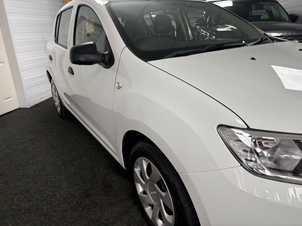 Dacia Sandero Essential White #11